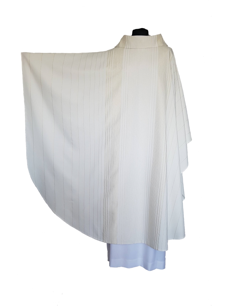 Casulla-sacerdotal-cuello-clasico-JERUSALENBLANCO